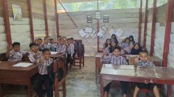 Bersama Jaga Pendidikan: Aparat dan Warga Pastikan Sekolah Sekitar TNTN Tetap Nyaman Bersama Jaga Pendidikan: Aparat dan Warga Pastikan Sekolah Sekitar TNTN Tetap Nyaman