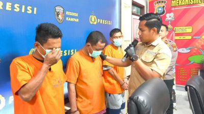 Polisi Ringkus Tiga Tersangka Kasus Pembunuhan Ketua SPTI di Kampar, Dua Pelaku Masih Diburu Polisi Ringkus Tiga Tersangka Kasus Pembunuhan Ketua SPTI di Kampar, Dua Pelaku Masih Diburu