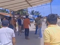 Jalan Rusak Tak Kunjung Diperbaiki, Warga Minas Tantang Gubernur Riau dengan Aksi Tidur di Jalan