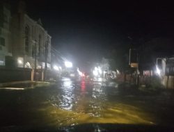 Hujan Deras Bikin PekanbaruTerendam, Jalan Macet dan Motor Mogok: Warga Minta Pemko Pekanbaru Bertindak