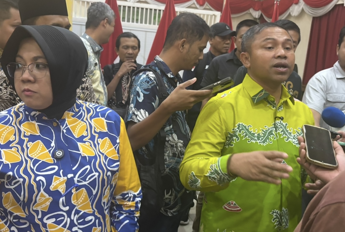 Gubernur Riau Copot Plt Kadispar Imbas Izin HW Live House Gubernur Riau Copot Plt Kadispar Imbas Izin HW Live House