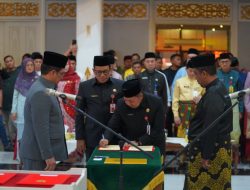 Sekdaprov Riau Syahrial Abdi Lantik Pejabat Eselon II, Kadisdik dan Kadisnaker Berganti