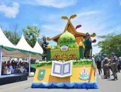 Kafilah Riau Tampil Memukau di Pawai Ta’aruf STQH Nasional XXVIII, “Al-Qur’an Melayu dan Pacu Jalur” Jadi Andalan