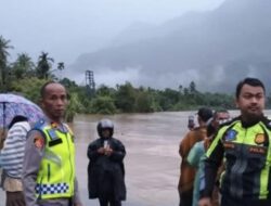 Banjir Setinggi Dada Putus Akses Padang–Bengkulu, Sungai Batang Tarusan Meluap Usai Hujan Deras