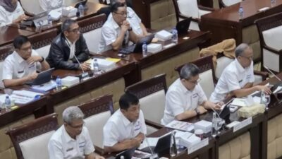 Dirjen Bea Cukai Janji Pecat Oknum Terlibat Impor Pakaian Bekas Ilegal Senilai Rp550 Juta per Kontainer