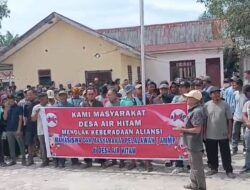 Desak Kades Tindak Provokator AMMP, Warga Desa Air Hitam Gelar Aksi Damai