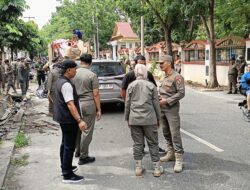 Tegakkan Perda Tanpa Kompromi, Satpol PP Ratakan Puluhan Bangunan Liar di Jl. Mustika