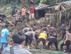 Brimob Polda Riau Berhasil Temukan Dua Jenazah Korban Banjir di Palembayan Agam