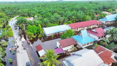 Banjir Rendam Sungai Apit, Bupati Afni Perintahkan Jajaran Turun Langsung ke Lokasi