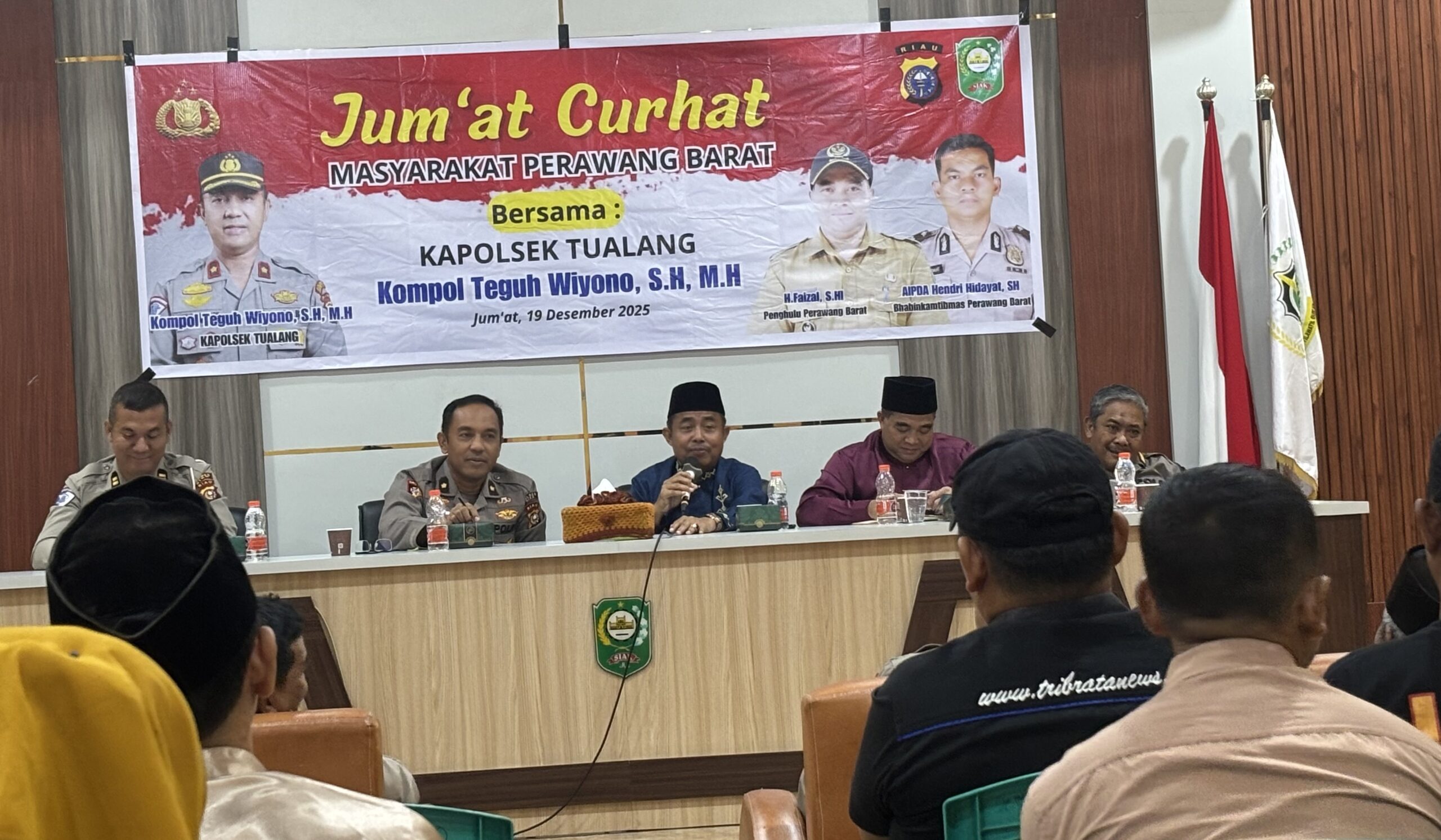 Jumat Curhat Bersama Upika, Kapolsek Tualang Dengarkan Aspirasi Warga Perawang Barat