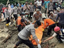 Brimob Polda Riau Kembali Temukan Jenazah Korban Bencana di Palembayan-Agam