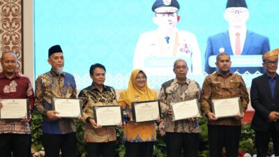 Bersama Kepala Daerah Se Riau dan Kepri Bupati Afni Teken Komitmen Manajemen Talenta ASN