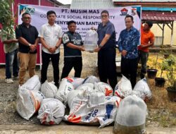 Lewat Program CSR, PT Musim Mas Tebar 3.000 Bibit Ikan di Pangkalan Lesung