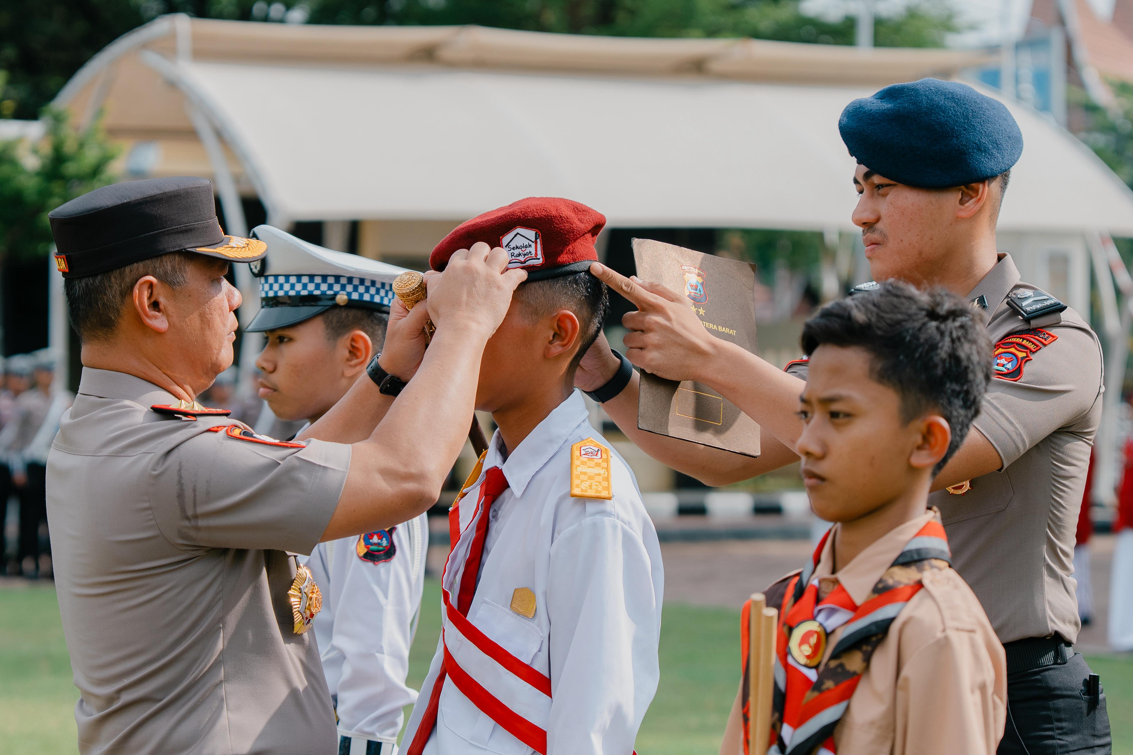 Kapolda Sumbar Luncurkan Program Pembinaan Sekolah Rakyat, Perkuat Karakter Generasi Muda