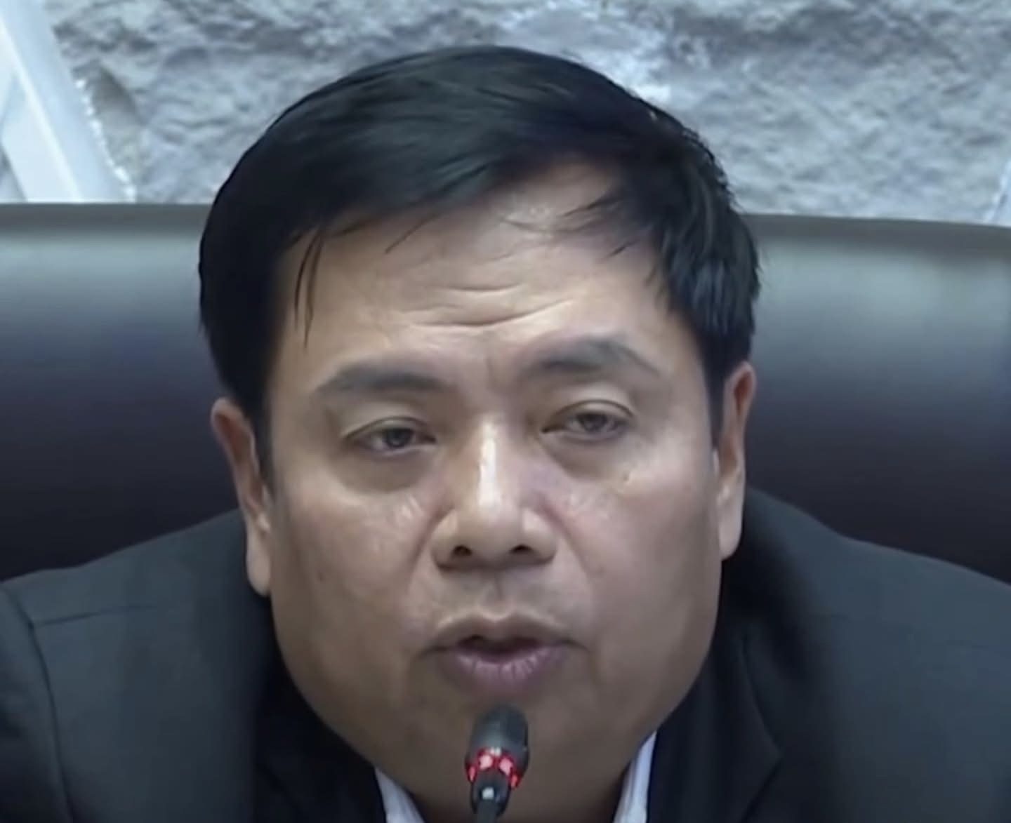 Ketua Komisi V DPR RI, Lasarus, kembali menyoroti tingginya harga tiket pesawat