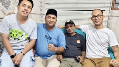 Kenedi Santosa alias Edi Lelek kembali menghirup udara bebas dari tahanan Polsek Bukit Raya tepat tengah malam, Jumat (10/04/2026), usai pelapor mencabut laporan dan kedua pihak sepakat berdamai.