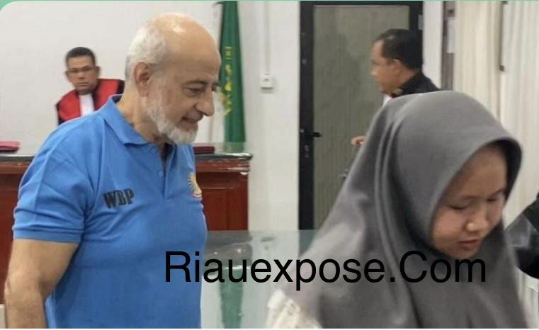 Sidang KDRT yang melibatkan warga negara asing (WNA), Ahmad Fayez Bani (62), kembali digelar di Pengadilan Negeri Pekanbaru, Senin (6/4/2026).