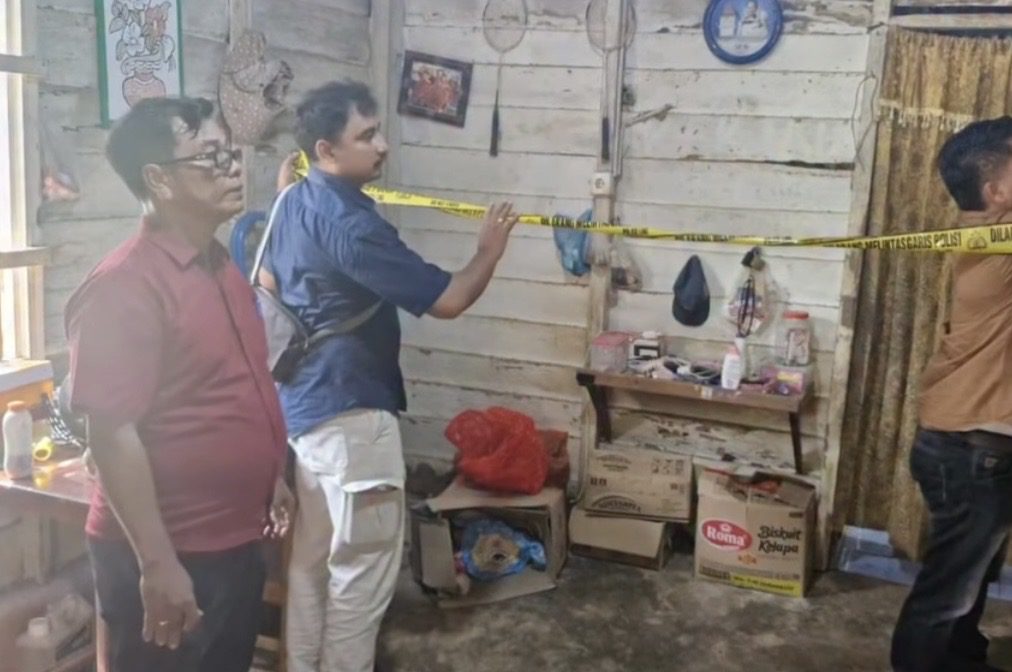 Seorang remaja berinisial RMP (19) tega menghabisi nyawa ayah kandungnya sendiri.