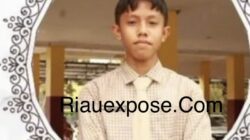 Seorang siswa kelas III SMP Islamic Centre Siak, Muhammad Aqil Arizal, meninggal dunia usai terkena ledakan dari senapan rakitan saat kegiatan praktikum di sekolahnya.