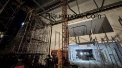 Lift Proyek RS Santa Maria Jatuh, Polisi Periksa Manajemen PBE–Disnaker Soroti Kelalaian K3 8 Kecelakaan kerja terjadi di proyek pembangunan Rumah Sakit Santa Maria Pekanbaru beberapa hari lalu. Lift barang yang digunakan mengangkut pekerja dilaporkan jatuh dari lantai tujuh ke dasar bangunan.