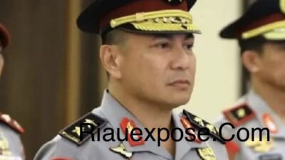 Dua personel Polsek Panipahan dicopot dari jabatannya setelah kericuhan yang dipicu aksi warga terkait dugaan maraknya peredaran narkoba di Panipahan, Kecamatan Pasir Limau Kapas.