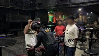 Tim gabungan Polda Riau menemukan dua butir pil diduga ekstasi tanpa pemilik saat razia di Sago KTV Furaya Hotel Pekanbaru, Selasa (14/4/2026) dini hari.