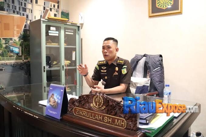 Kejati Riau Geledah Pelindo dan KSOP Dumai, Skandal Dugaan Korupsi Jasa Kapal Terkuak 1 Penyidik Pidana Khusus (Pidsus) Kejaksaan Tinggi Riau mulai membongkar dugaan korupsi sektor maritim.