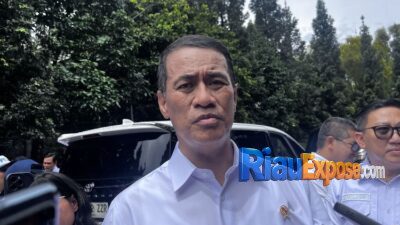 Menteri Pertanian (Mentan) Andi Amran Sulaiman memberikan dukungan penuh terhadap inovasi pakan ayam berbasis probiotik hasil riset IPB University.