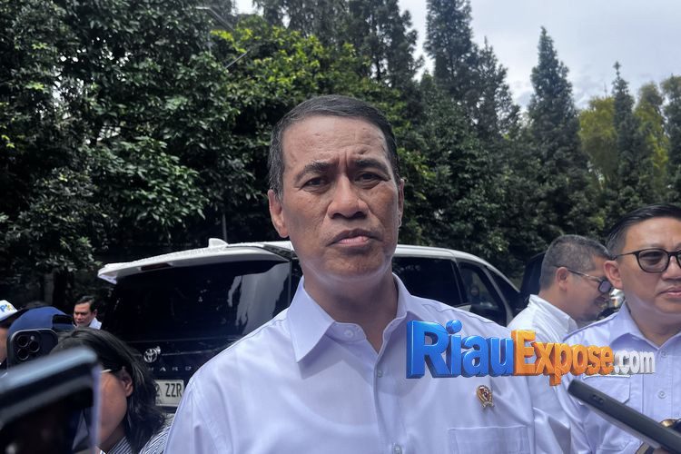 Menteri Pertanian (Mentan) Andi Amran Sulaiman memberikan dukungan penuh terhadap inovasi pakan ayam berbasis probiotik hasil riset IPB University.
