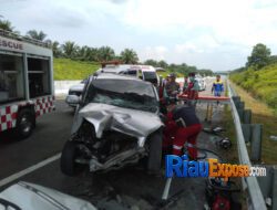 Daihatsu Terios Tabrak Truck Berhenti di Tol Pekanbaru-Dumai, 1 Tewas-3 Terluka