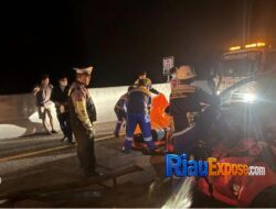 Diduga Microsleep, Calya Hantam Truk di Tol Permai, Dua Tewas Seketika