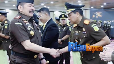 Tongkat kepemimpinan Kejaksaan Tinggi (Kejati) Riau resmi berganti dari Dr Sutikno Kepada I Dewa Gede Wirajana