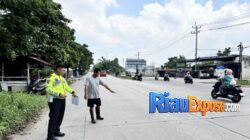 Seorang mahasiswi berusia 19 tahun di Pekanbaru tewas setelah terlindas dump truck di Jalan Siak II Jalur Timur