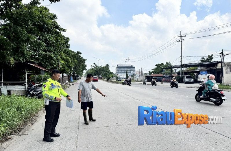 Seorang mahasiswi berusia 19 tahun di Pekanbaru tewas setelah terlindas dump truck di Jalan Siak II Jalur Timur