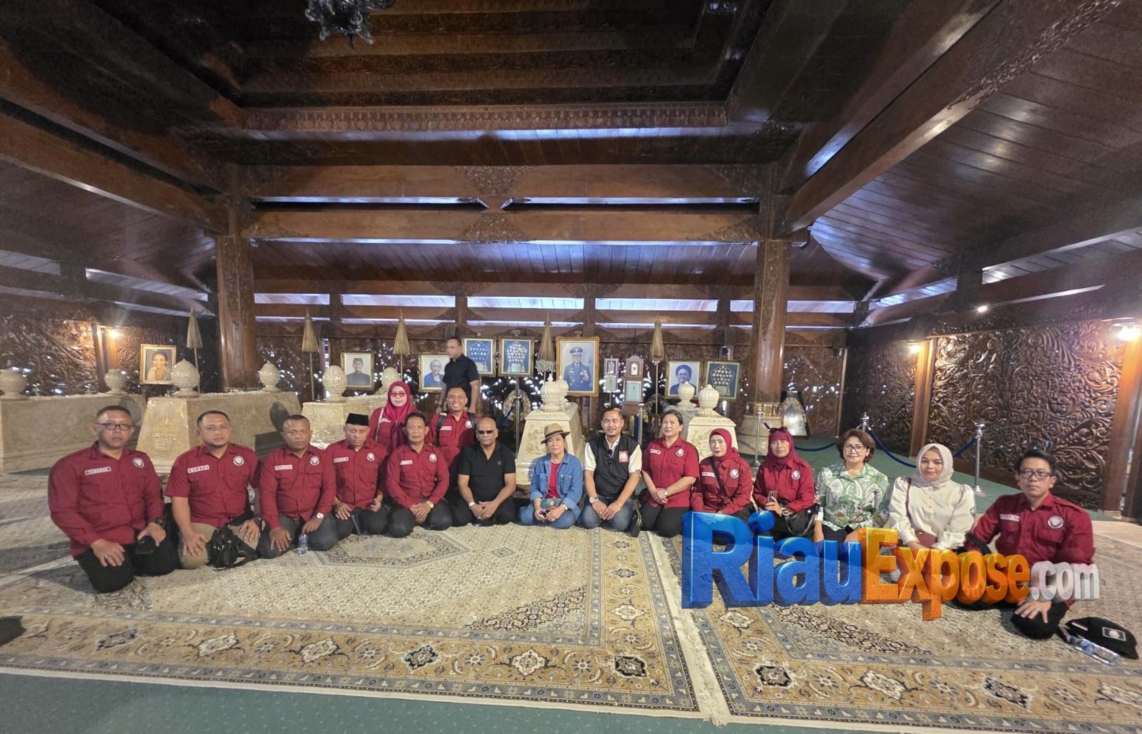 Ziarah penuh makna dilakukan jajaran Kongres Advokat Indonesia (KAI) Riau ke Astana Giribangun, Karanganyar, Jawa Tengah, Sabtu (18/4/2026).