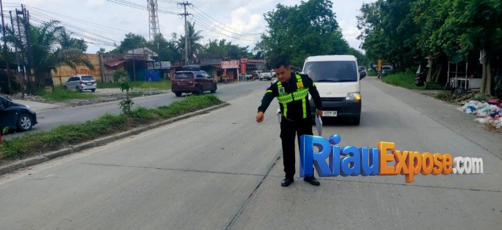 Kecelakaan lalu lintas kembali terjadi di Jalan Soekarno Hatta, tepatnya di jalur barat dekat U-Turn Elang Auto, Kecamatan Tuah Madani, Kota Pekanbaru