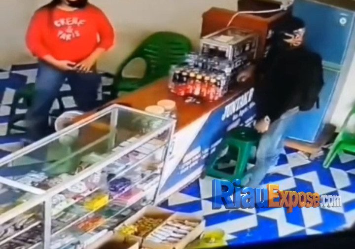 perampokan terjadi di sebuah kios Brilink di Desa Bathin Sobanga, Kecamatan Bathin Solapan, Kabupaten Bengkalis
