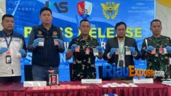 Penyeludupan Narkoba dengan Modus Baru Kembali Digagalkan Tim Avsec Bandara Pekanbaru 4 Sebanyak 919 gram sabu dan 1.653 butir pil ekstasi berhasil diamankan saat hendak dikirim ke Makassar, Sulawesi Selatan