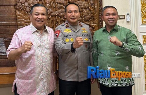 Sidang Korupsi Abdul Wahid Bongkar Dugaan Aliran Rp300 Juta untuk Rumah Dinas Kapolda Riau 1 sidang lanjutan perkara dugaan korupsi yang menjerat Abdul Wahid di Pengadilan Negeri Pekanbaru