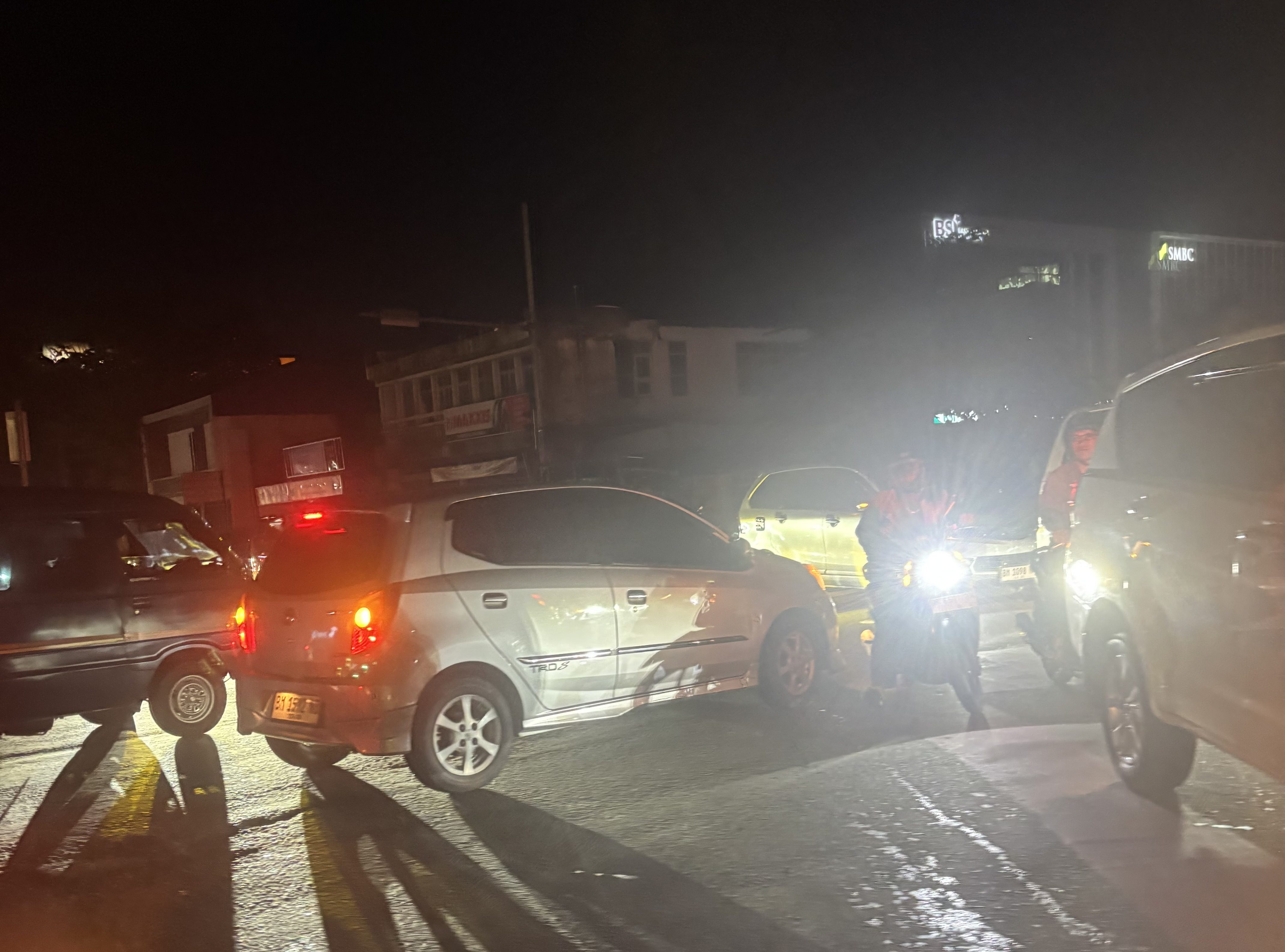 Listrik Padam Total di Pekanbaru , Traffic Light Lumpuh Jalan Sudirman Macet