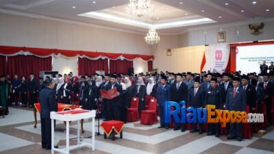 SF Hariyanto melakukan perombakan besar-besaran di tubuh birokrasi Pemerintah Provinsi Riau dengan melantik 236 pejabat eselon III dan