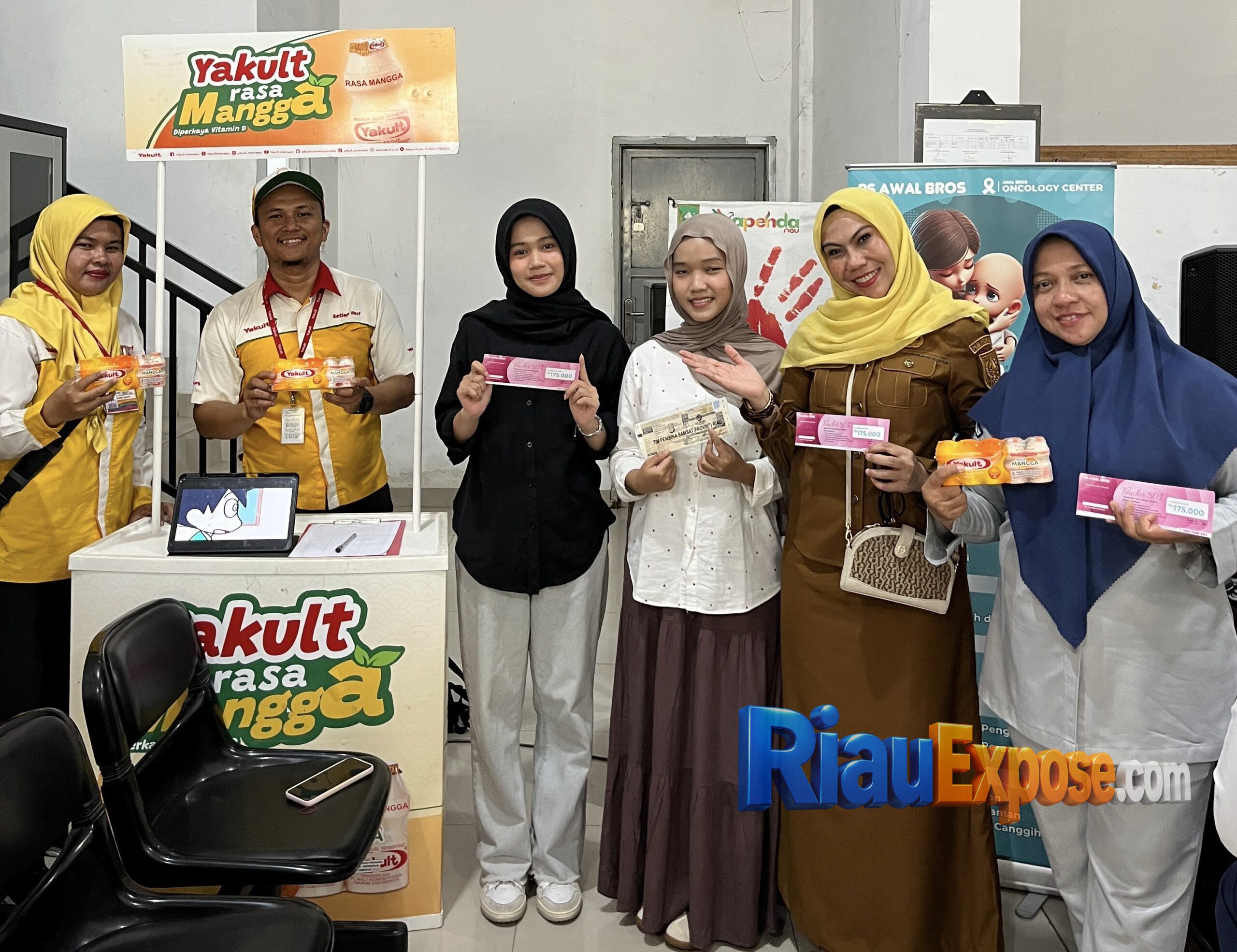 Wajib pajak yang mengurus administrasi kendaraan bermotor di Samsat Panam kini mendapat layanan cek kesehatan gratis setiap hari Senin.