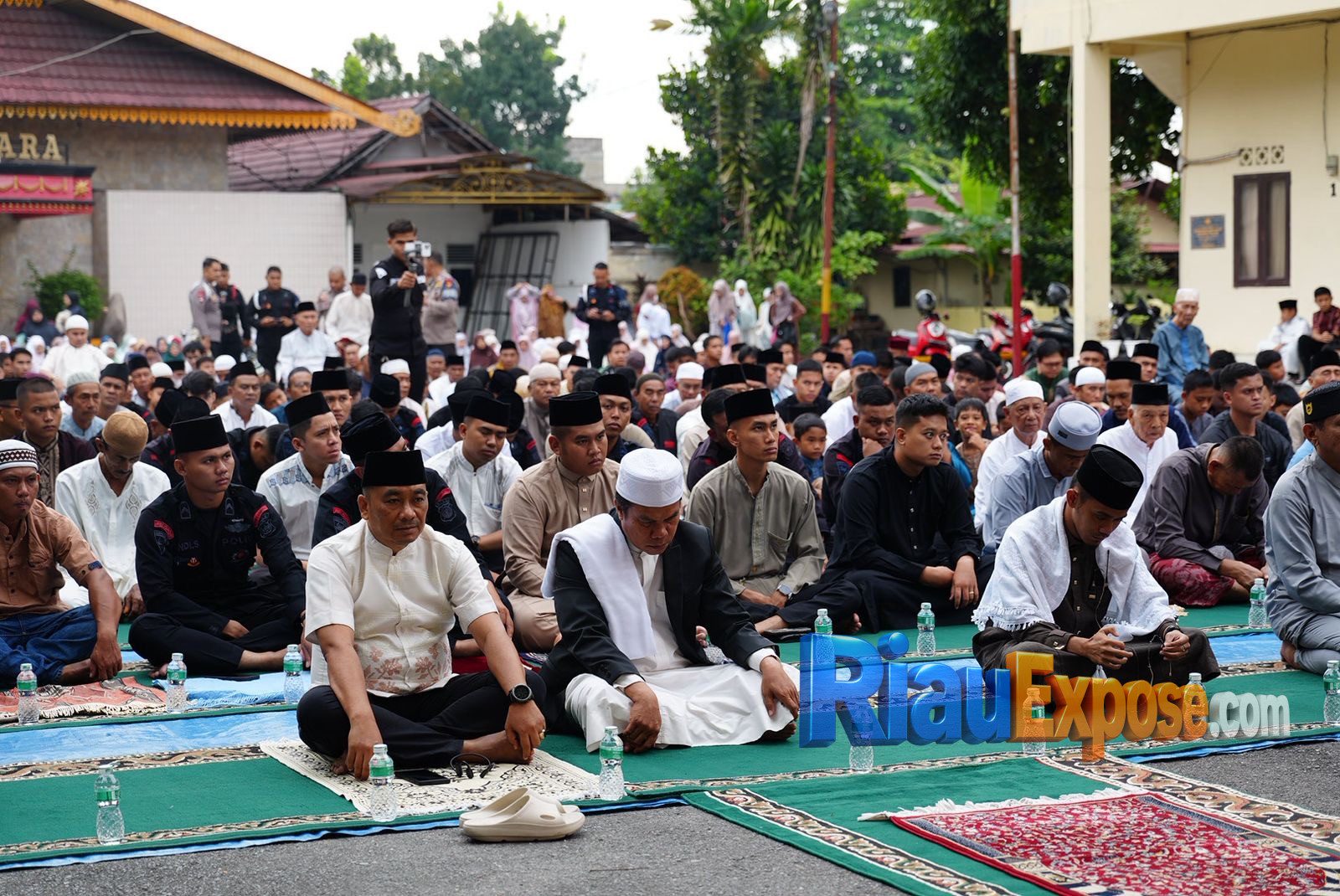 Idul Adha 1447 H, Satbrimob Polda Riau Tebar Semangat Pengorbanan dan Kepedulian untuk Masyarakat 1 mengusung tema “Idul Adha Meningkatkan Iman, Takwa, Rela Berkorban dan Kepedulian Personel Polri