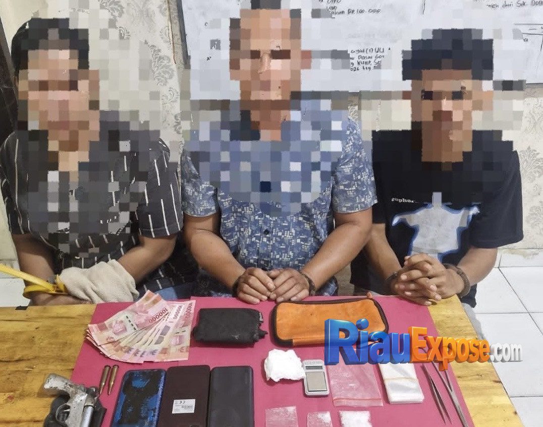 Polres Siak ringkus tiga pelaku narkoba dan sepucuk senjata api