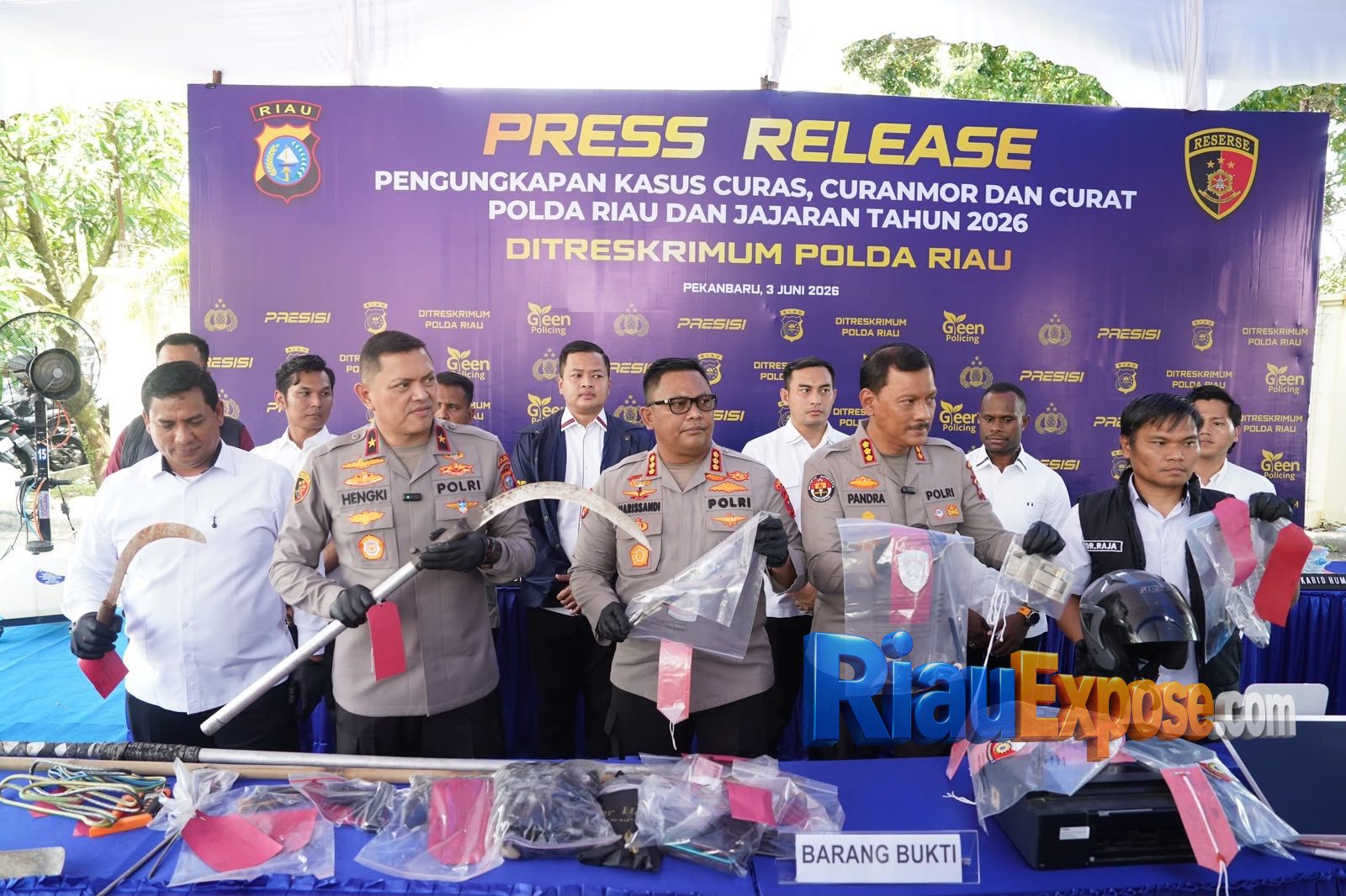 Polres Siak Ringkus Sindikat Curanmor N-Max, Beraksi di 20 TKP dari Siak hingga Pekanbaru 1 Satreskrim Polres Siak akhirnya menjawab keresahan masyarakat terkait maraknya aksi pencurian kendaraan bermotor (curanmor)