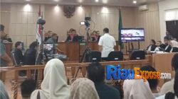 Polemik dugaan bantuan renovasi rumah dinas Kapolda Riau senilai Rp300 juta yang mencuat dalam persidangan