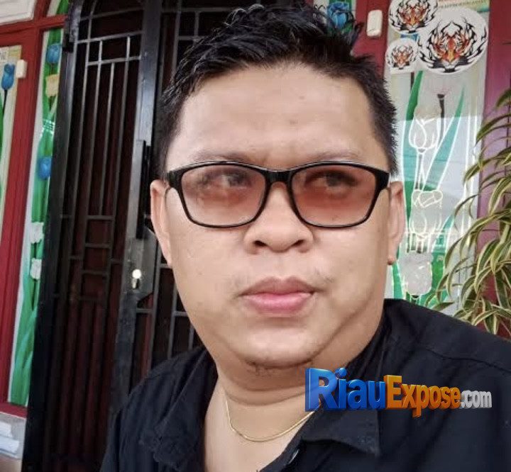 Larshen Yunus ditahan Polresta Pekanbaru