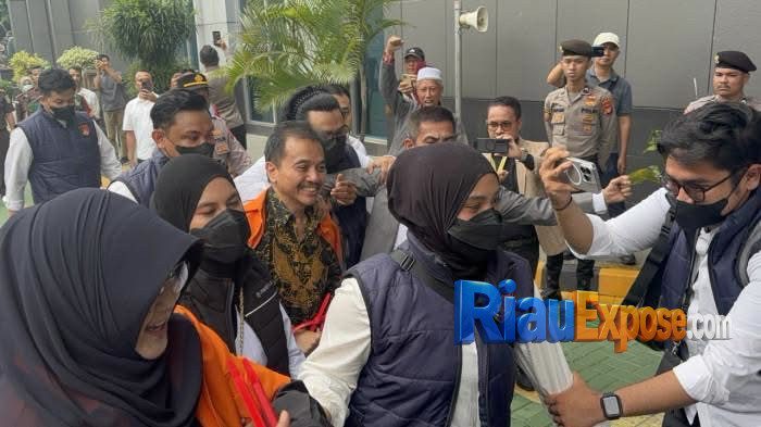 Roy Suryo dan Dokter Tifa Tolak Restorative Justice di Kasus Ijazah Jokowi, Pilih Hadapi Persidangan 1 Dugaan ijazah palsu Jokowi