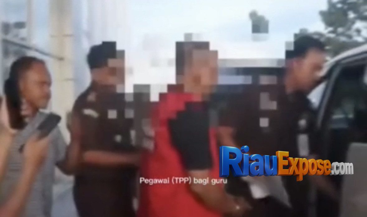 Korupsi TPP Guru PPPK Rohil Rp1,47 Miliar, Kejari Tetapkan PPTK dan Bendahara Jadi Tersangka 1 Kejari Rohil Tahan dua ASN Disdik Rohil terkait Korupsi