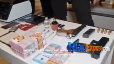 Polresta Pekanbaru Ringkus 2 Pengedar, Sita Narkoba dan Senpi 12 Sejumlah Barang Bukti yang diamankan Sat Narkoba Polresta Pekanbaru